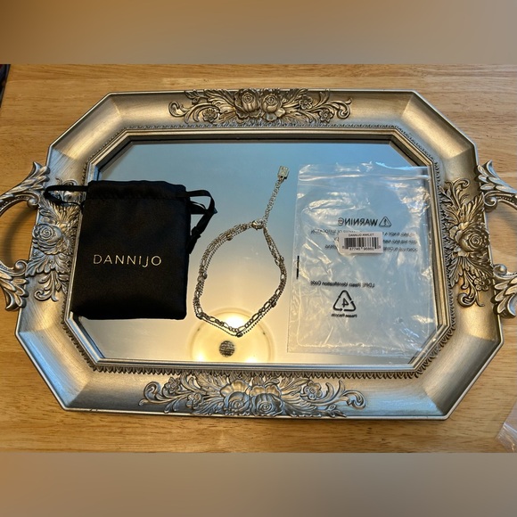 ✨✨ Dannijo Double Gold Anklet ✨✨ - Picture 2 of 4